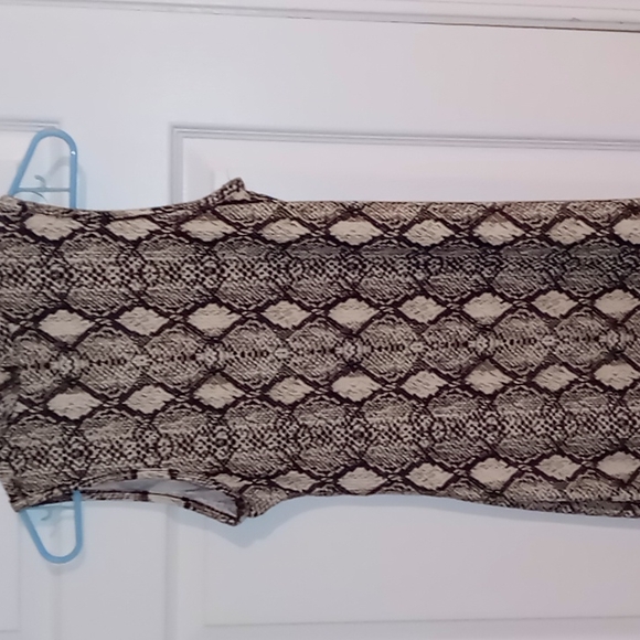 Woman's bodycon dress - Picture 4 of 4